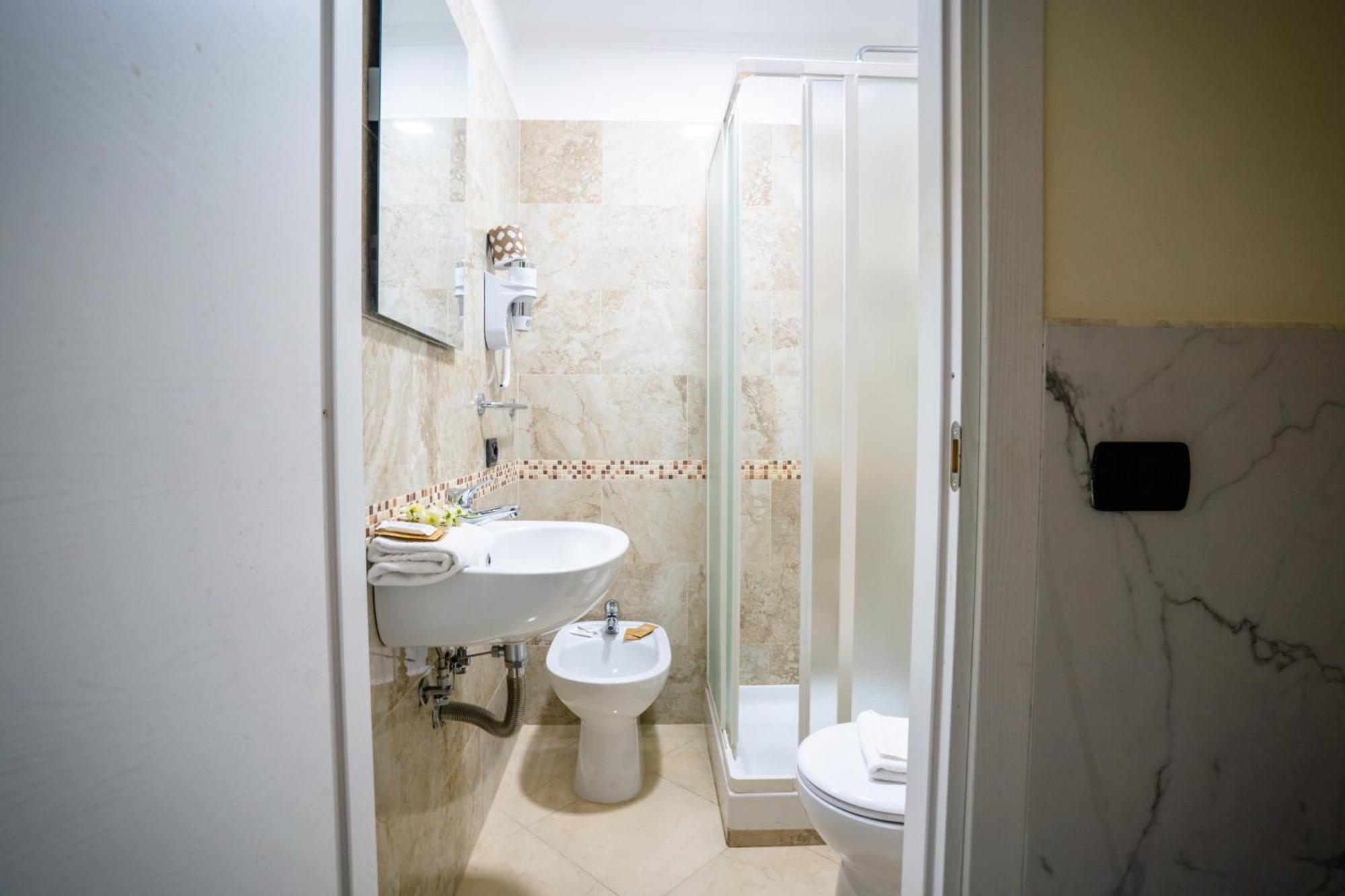 Affittacamere Tiche Roma Exterior foto